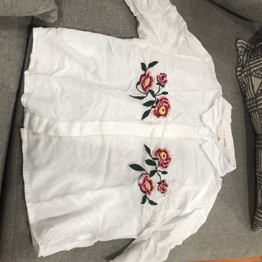Flouncy sleeve white crop too